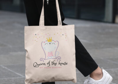 Queen of House Organic Tote Bag